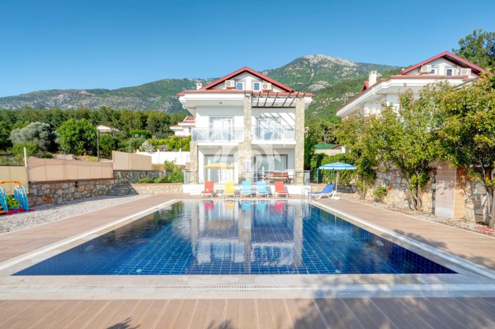 villa white house 3 özel havuz alanı