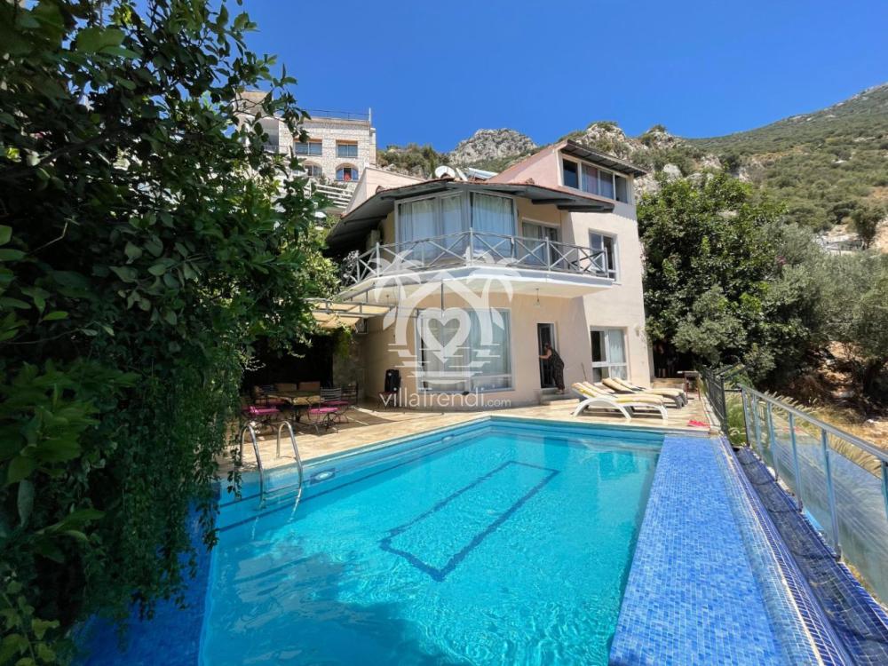 Kalkan Akbel kiralık villa Yakamoz dış cephe ve özel havuz.