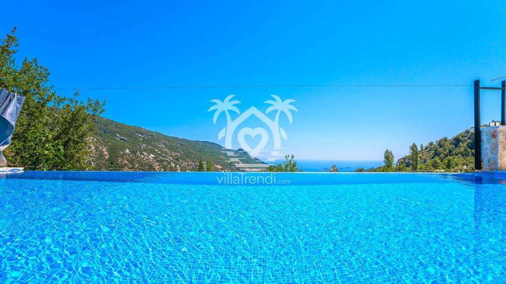 villa zilan havuz alanı