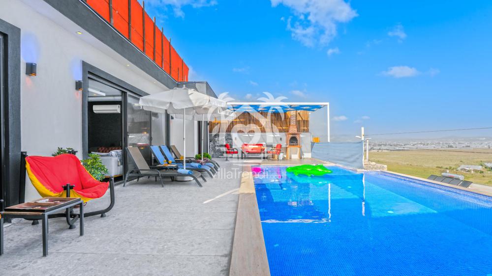 villa göktaşı 2 özel havuz alanı