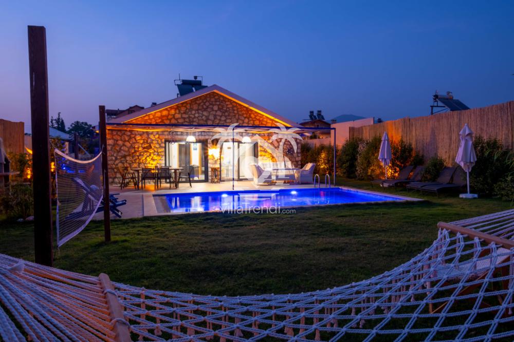 villa ata alp özel havuz alanı