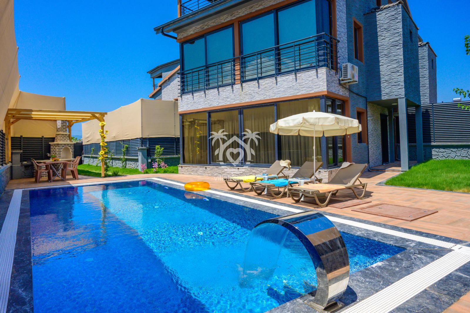 🌳 Villa 5K | Fethiye Çamköy'de 8 Kişilik Bahçeli & Havuzlu Aile Villası