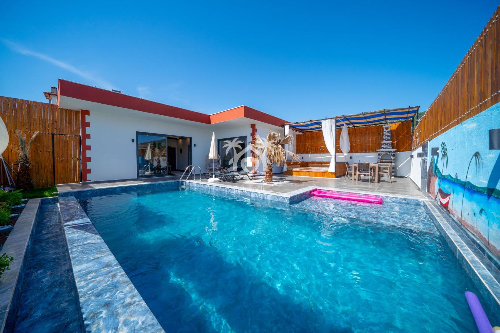 🥂 Kalkan Çavdır'da Korunaklı & Jakuzili Balayı Villası | 2 Kişilik